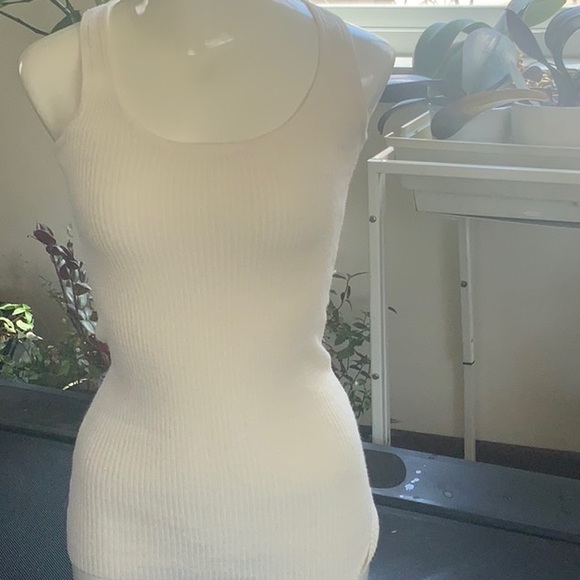 Kelly Rene Tank tee - Picture 2 of 4